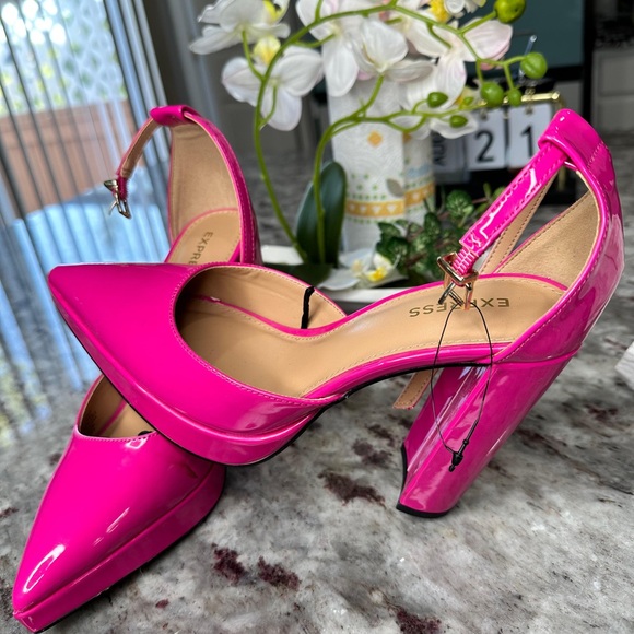 New Express heels - Picture 3 of 6